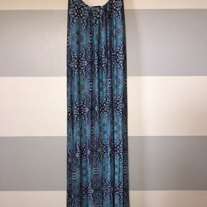 SUPER CUTE. PATTERNED MAXI DRESS